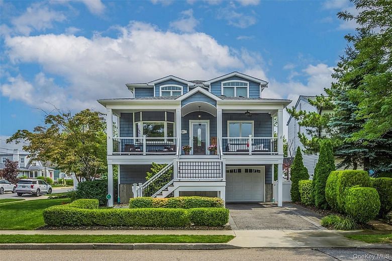 401 Little East Neck Road S