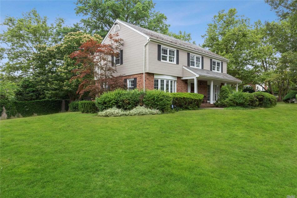 Image 1 of 20 for 900 Park Avenue in Long Island, Manhasset, NY, 11030