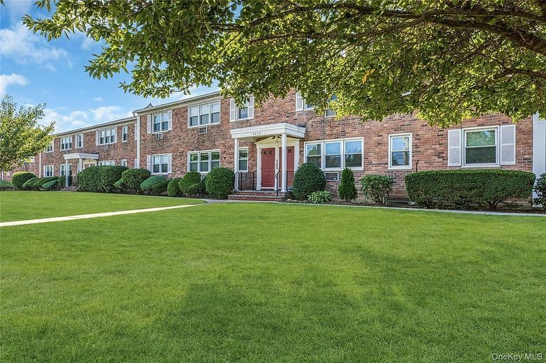 4030 Jerusalem Avenue #1C