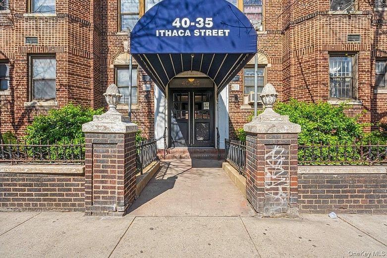 4035 Ithaca Street #5D