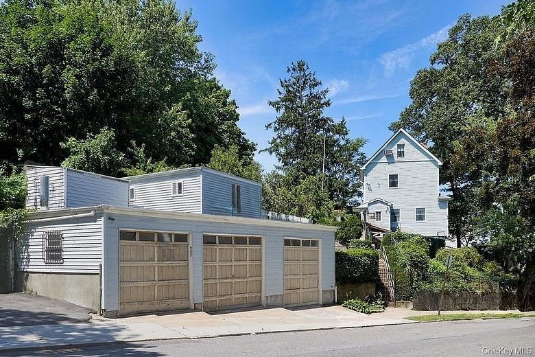 404 Prescott Street