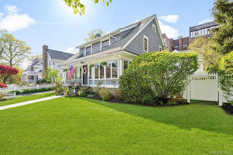 405 Cortlandt Avenue