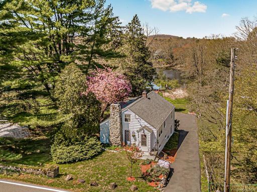 Image 1 of 36 for 406 Furnace Dock Road in Westchester, Cortlandt Manor, NY, 10567