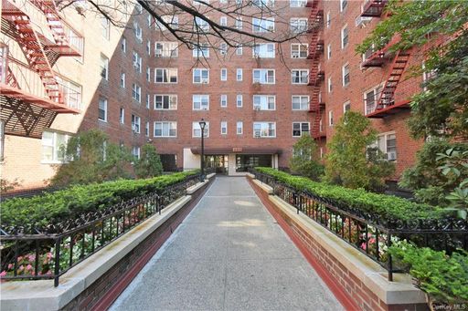 Image 1 of 26 for 480 Riverdale Avenue #1J in Westchester, Yonkers, NY, 10705