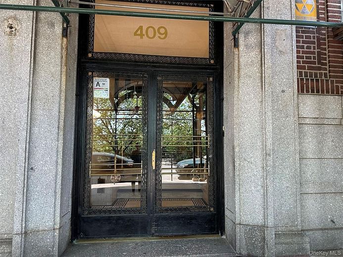 409 Edgecombe Avenue #7F