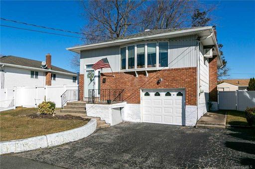 Image 1 of 22 for 31 9th Avenue in Long Island, Farmingdale, NY, 11735