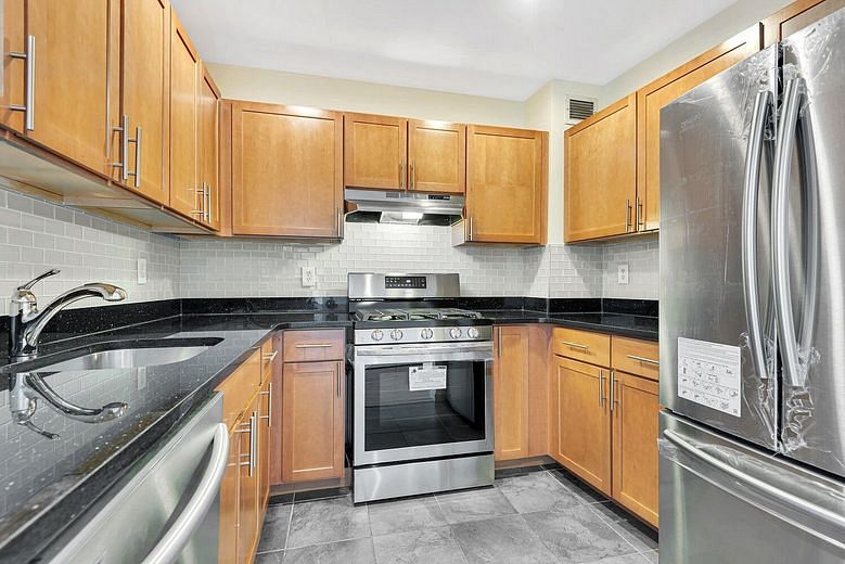 41-02 Queens Boulevard #5F