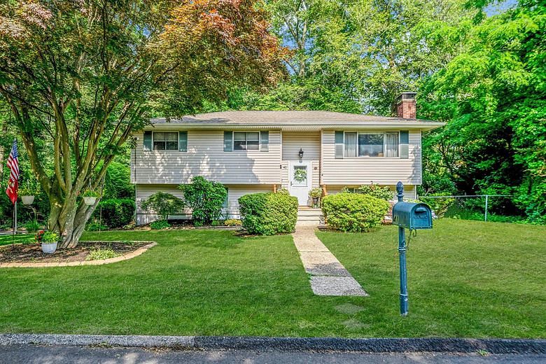 41 Great River Drive