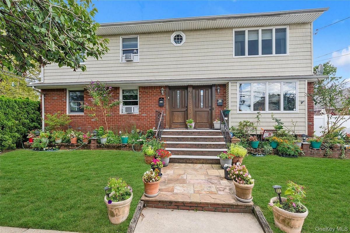 Image 1 of 26 for 41 Jackson Avenue in Long Island, Hempstead, NY, 11501