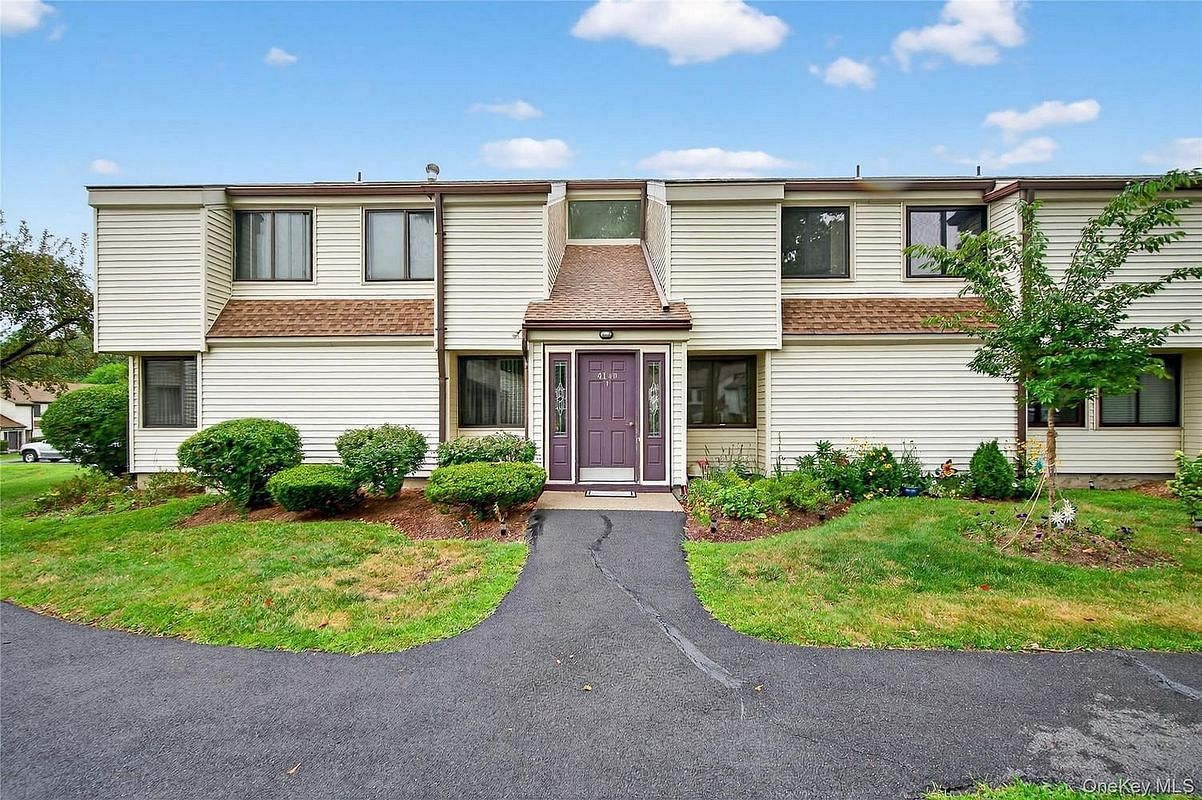 Image 1 of 44 for 41 Jefferson Oval #B in Westchester, Yorktown Heights, NY, 10598
