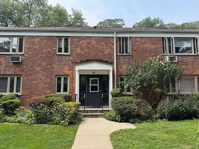 41 Lawrence Drive #B