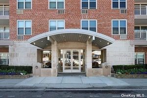 Image 1 of 25 for 410 E Broadway #4L in Long Island, Long Beach, NY, 11561