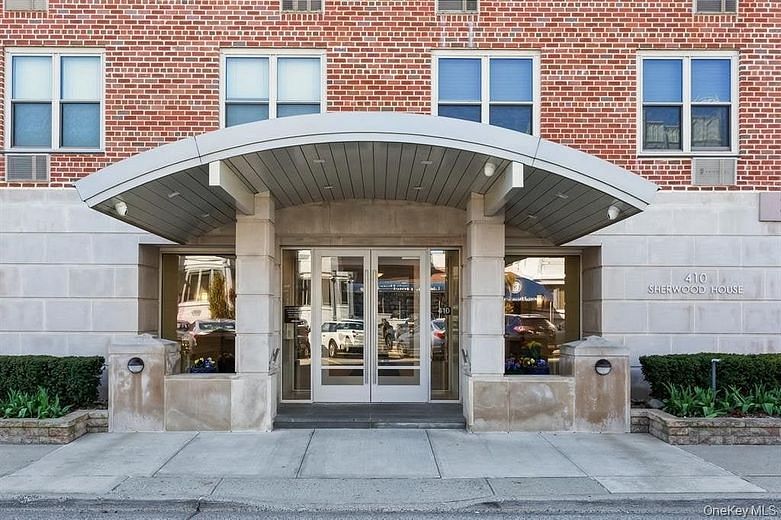 410 E Broadway #4T