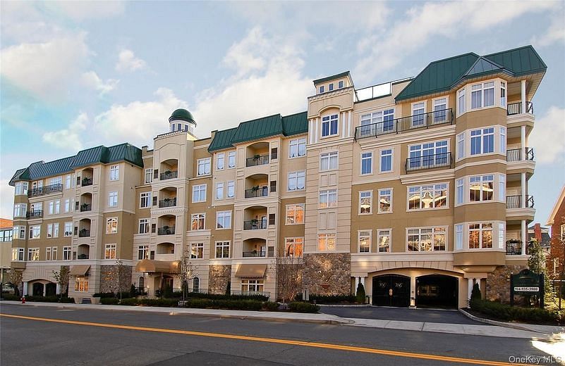 410 Westchester Avenue #202