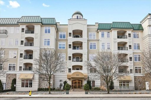 Image 1 of 22 for 410 Westchester Avenue #210 in Westchester, Port Chester, NY, 10573