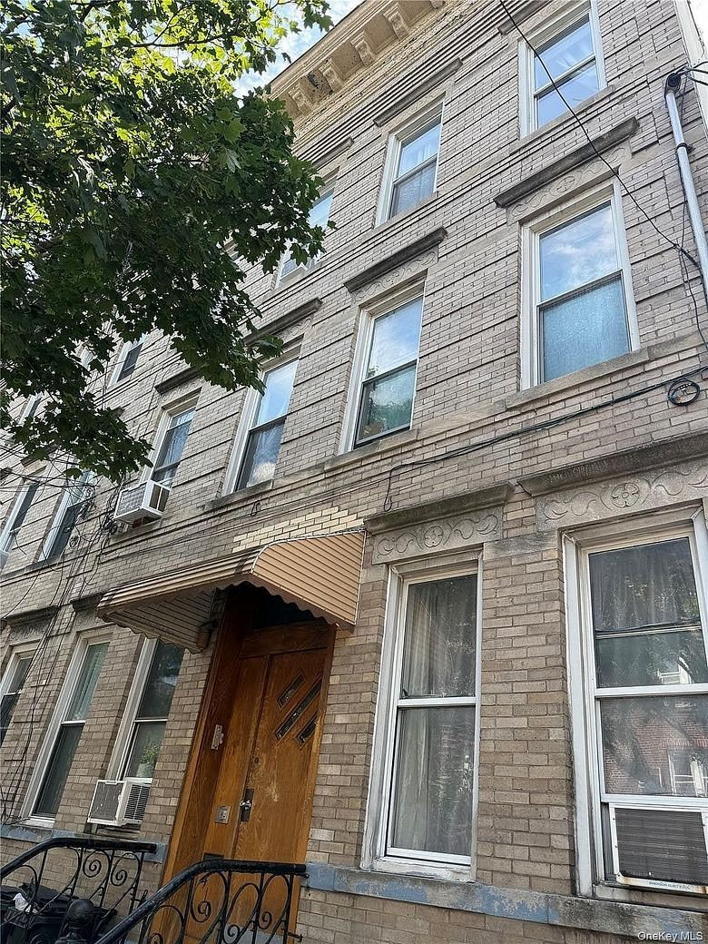 410 Woodward Avenue