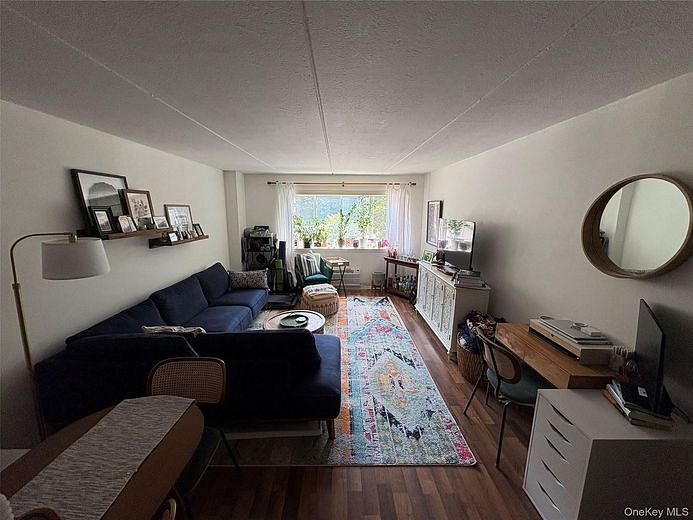 412 Benedict Avenue #1E