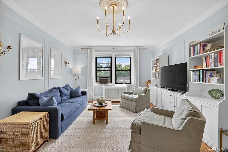 412 Munro Avenue #4F