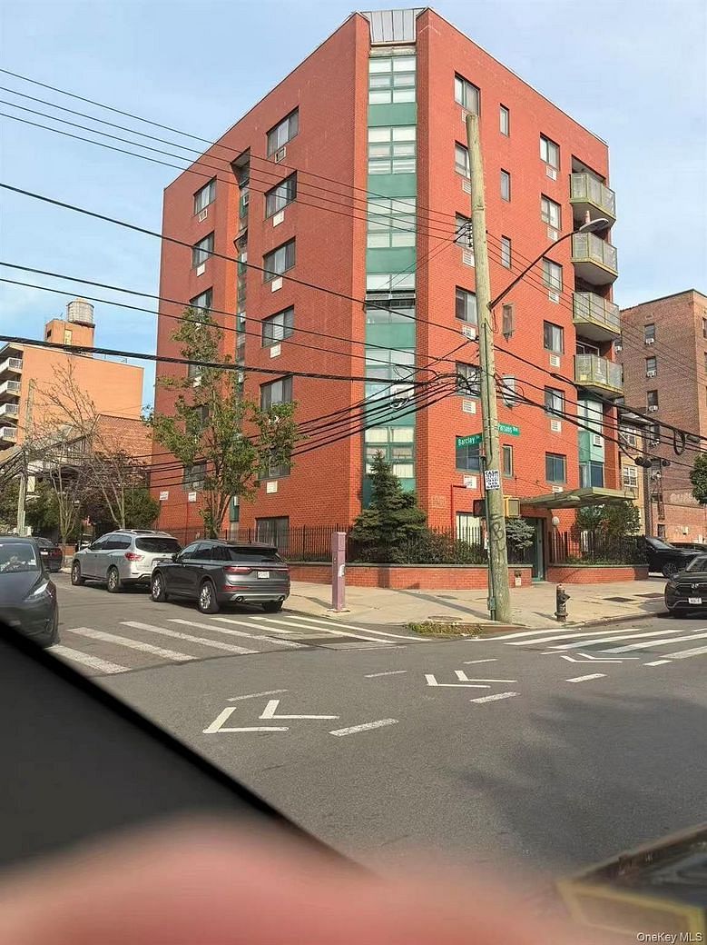 4133 Parsons Boulevard #8A