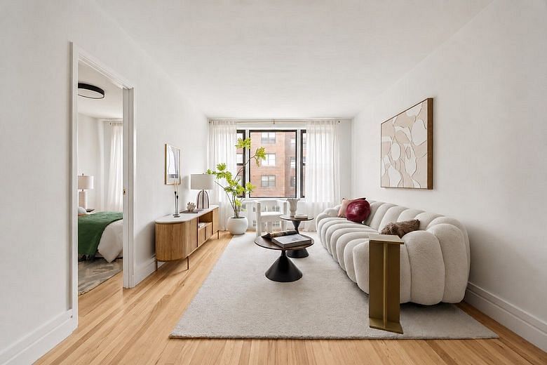 415 Beverley Road #6E