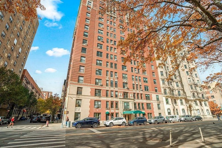 415 Central Park West #4D