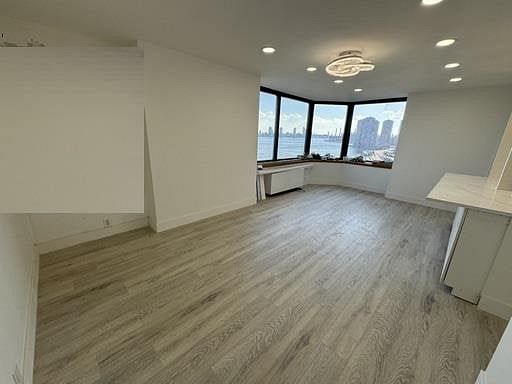 415 East 37th Street #15F