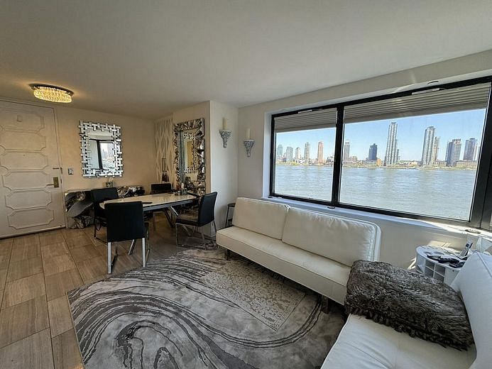 415 East 37th Street #7F