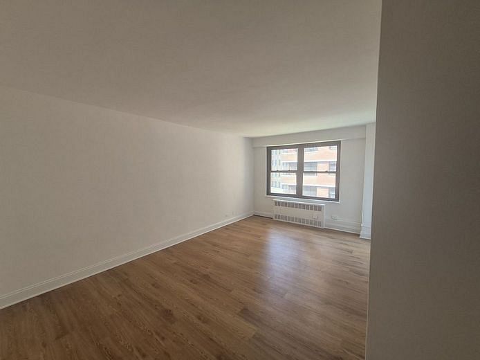 415 Grand Street #405