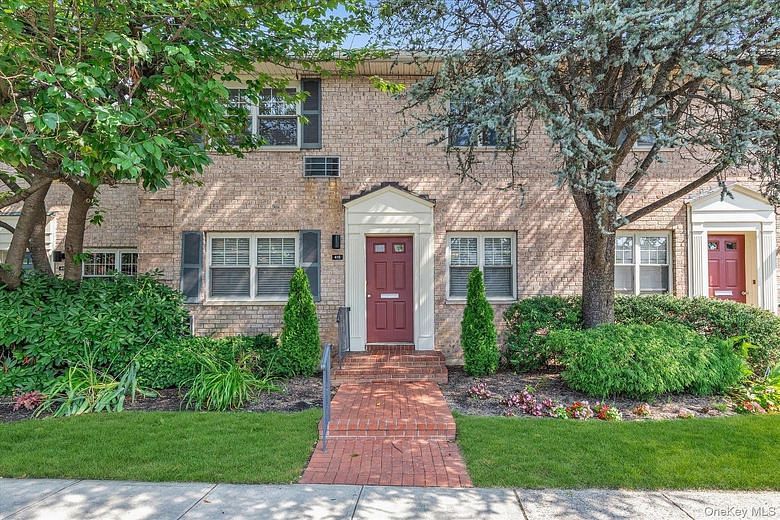 415 Merrick Road #1L
