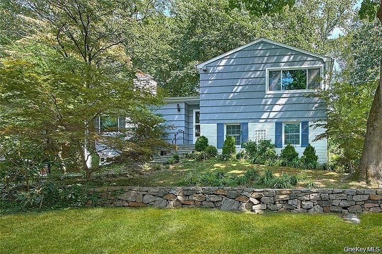 415 Pinebrook Boulevard