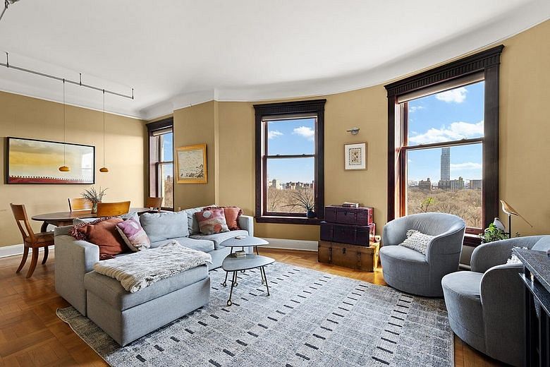 418 Central Park West #106