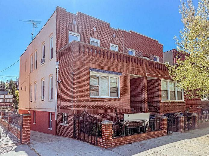 42-10 25th Avenue