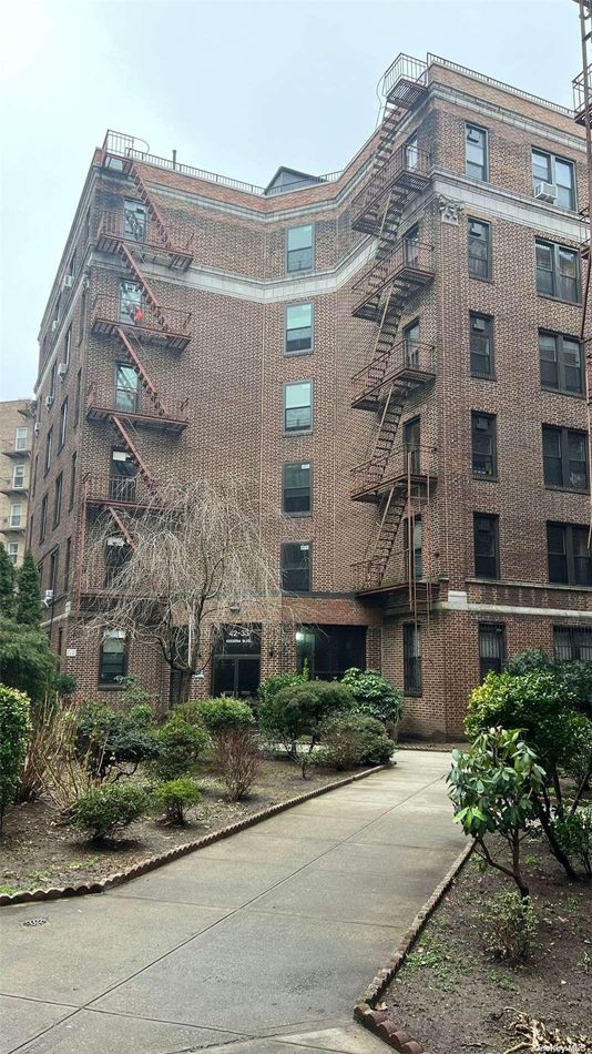 Image 1 of 7 for 42-33 Kissena Blvd #6D in Queens, Flushing, NY, 11355
