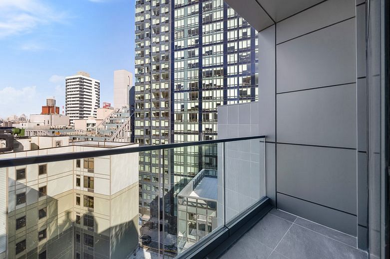 42-62 Hunter Street #PHA