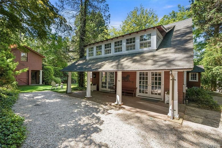 42 Hillcrest Avenue