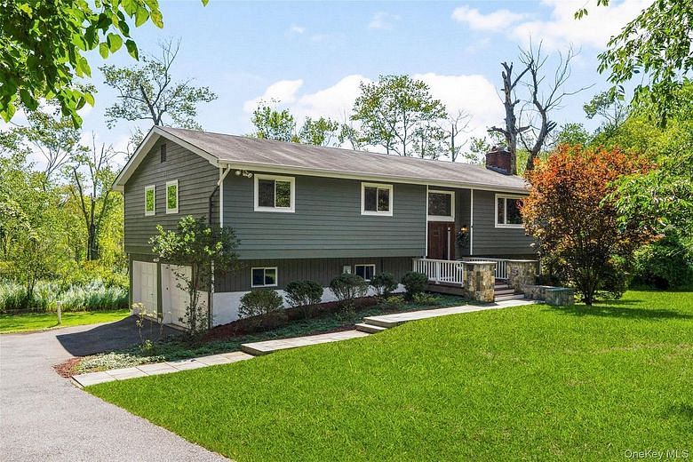 42 Hollow Oak Road