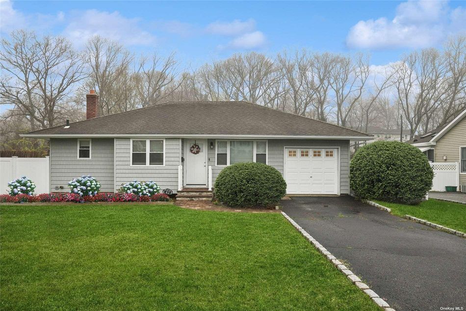 Image 1 of 21 for 42 Howell Drive in Long Island, Smithtown, NY, 11787