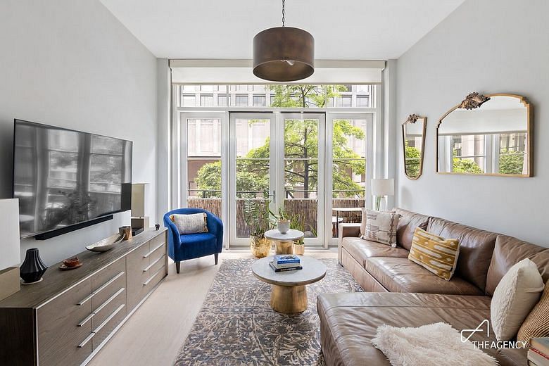 42 Main Street #2B