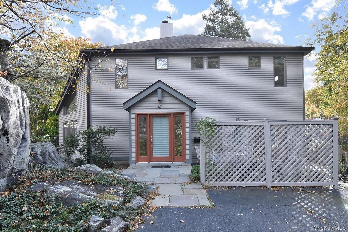 Image 1 of 39 for 42 Ravensdale Road in Westchester, Greenburgh, NY, 10706