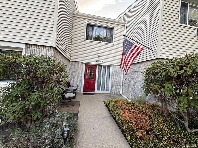 42 Richmond Boulevard #1B