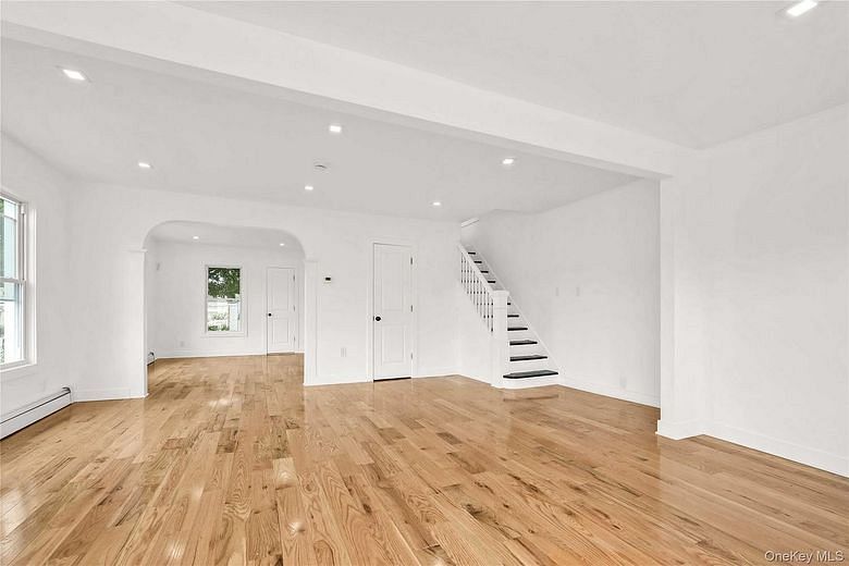 42 Satterie Avenue