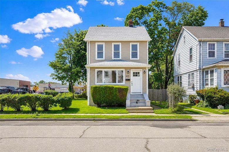 42 Satterie Avenue