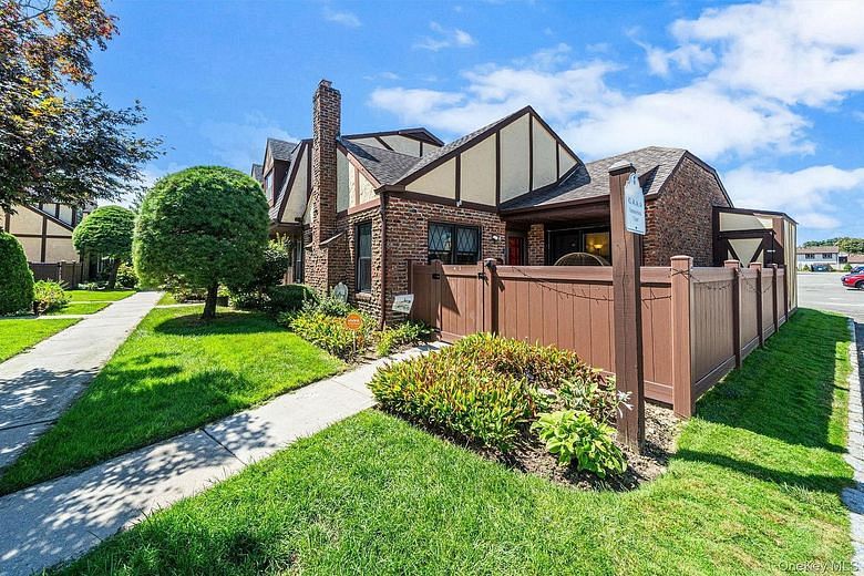 42 Summerfield Court