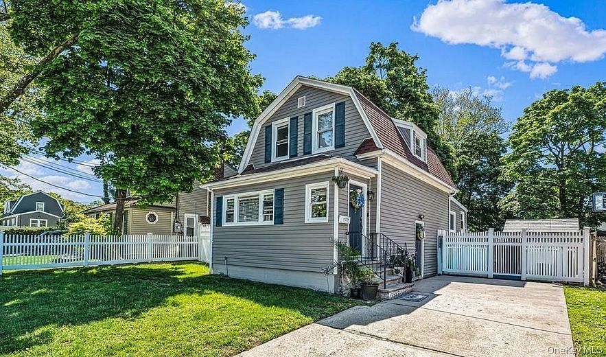 42 Willow Avenue