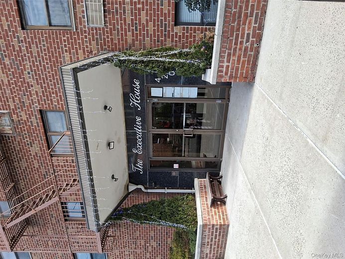 4200 Herkimer Place #4e