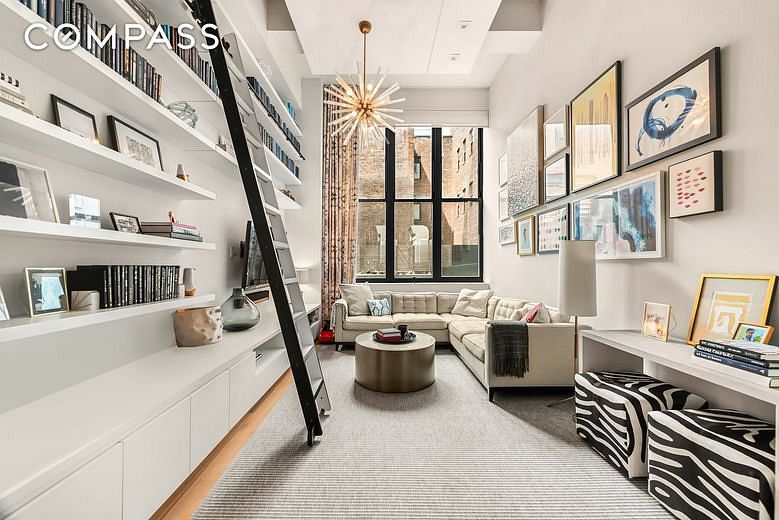 421 Hudson Street #318