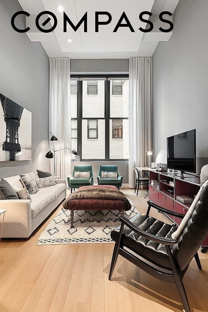 421 Hudson Street #520