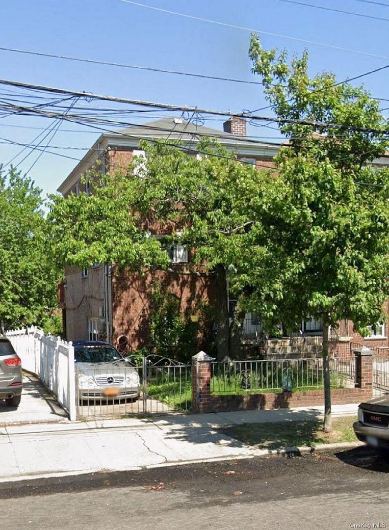 422 Castle Hill Avenue