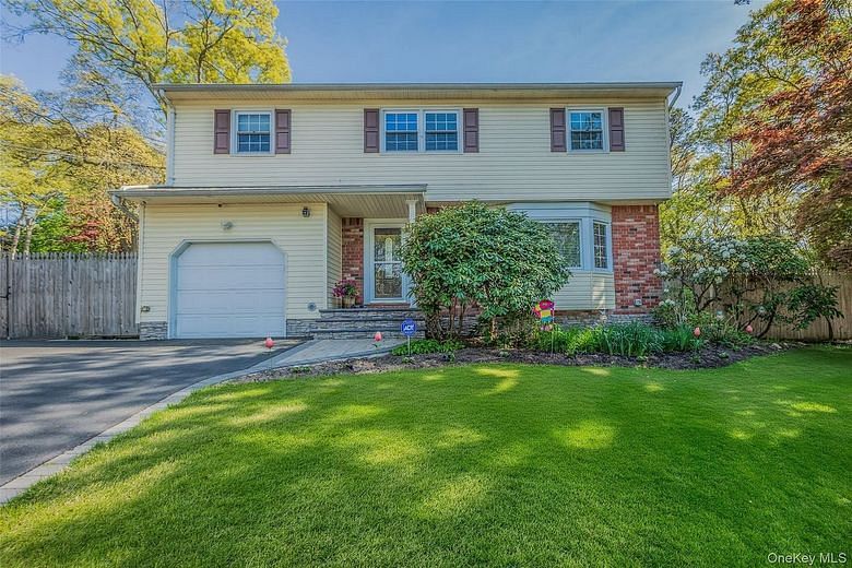 4220 Express Drive S