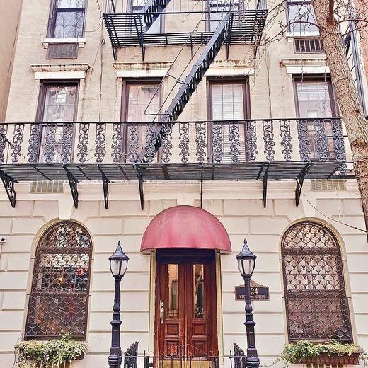 424 West 46th Street